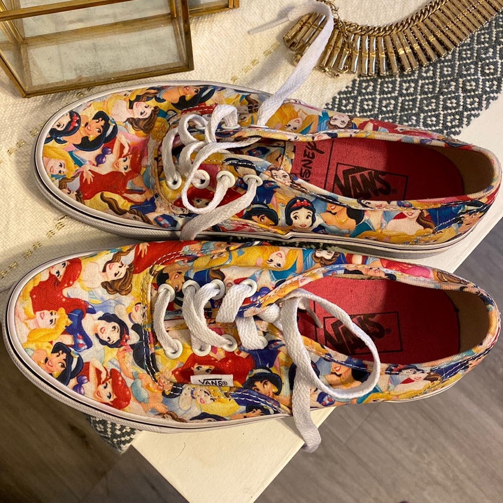 Vans Disney edition size 6 women’s